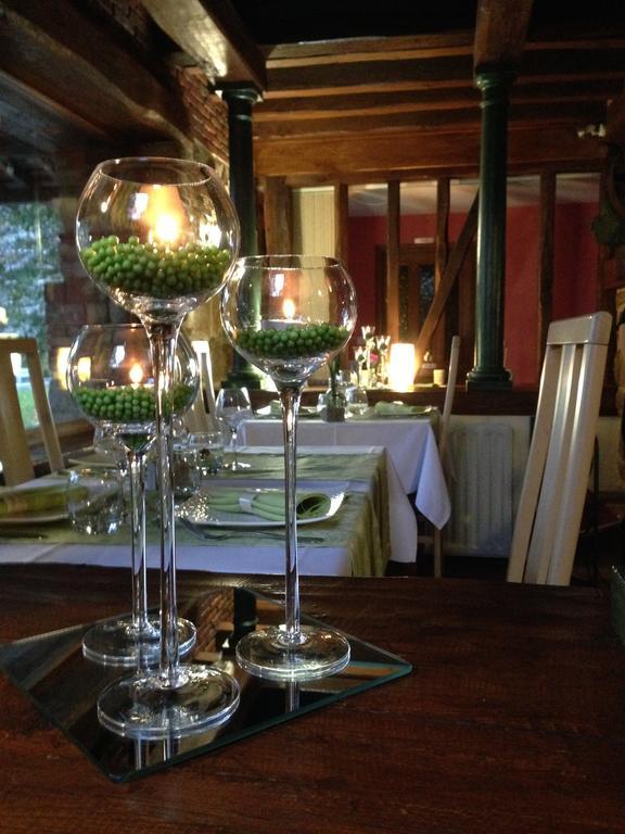 Logis - Hotel & Restaurant Moulin Des Forges Saint-Omer-en-Chaussée Exteriör bild