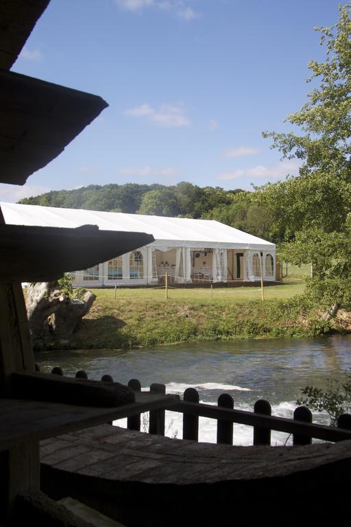 Logis - Hotel & Restaurant Moulin Des Forges Saint-Omer-en-Chaussée Exteriör bild