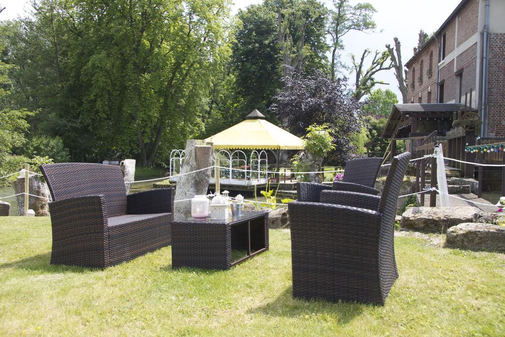 Logis - Hotel & Restaurant Moulin Des Forges Saint-Omer-en-Chaussée Exteriör bild