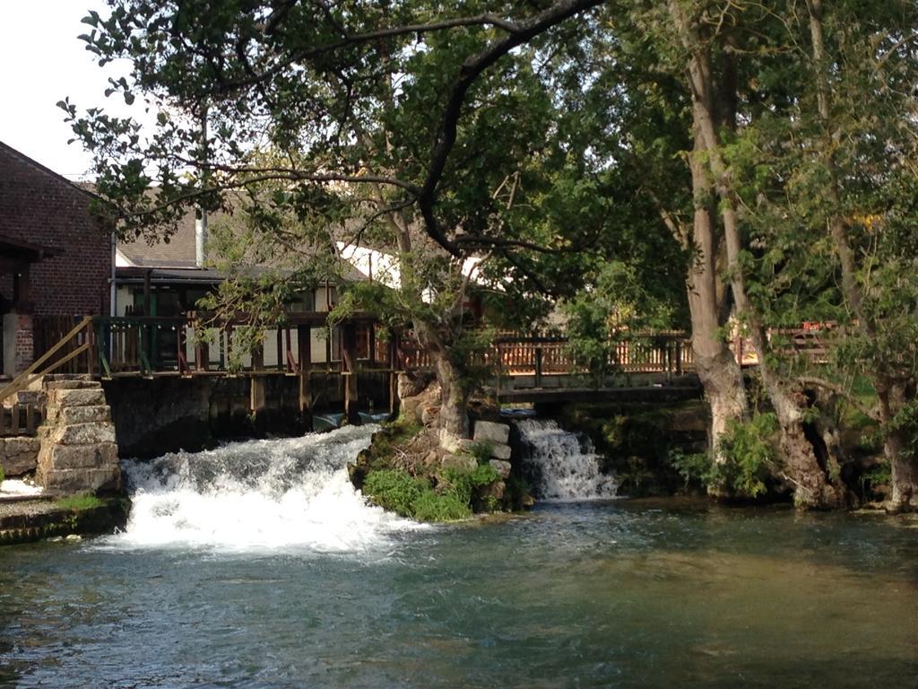Logis - Hotel & Restaurant Moulin Des Forges Saint-Omer-en-Chaussée Exteriör bild